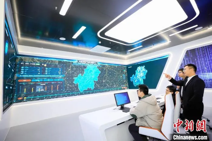 “安吉白茶产业大脑”助力白茶开采 张卉 摄