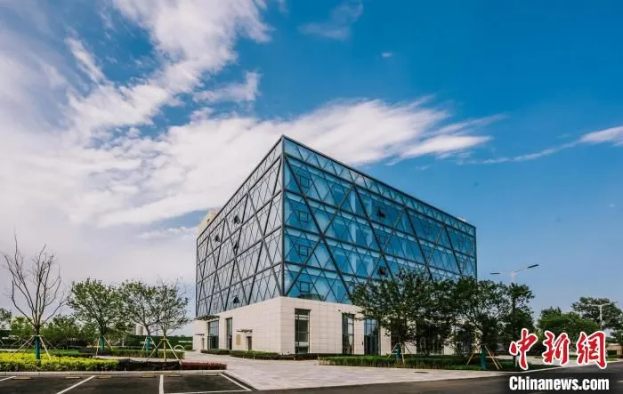 健康科技小镇里的特色建筑。　于洪区委宣传部 摄
