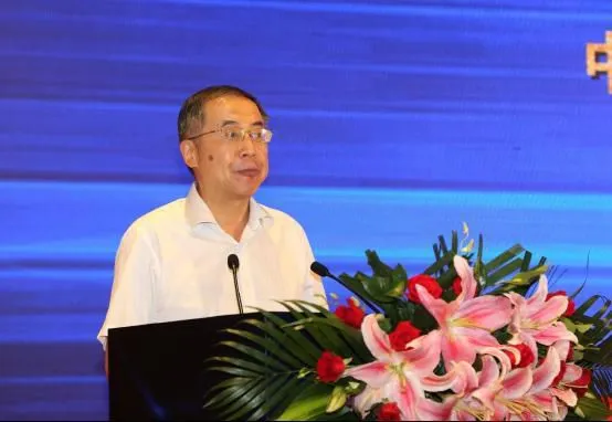 中国企业联合会、中国企业家协会党委书记、常务副会长兼理事长朱宏任发表讲话