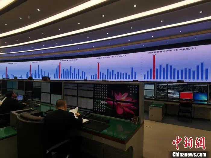 山西电煤外运提速，大秦线运量迅速增至130万吨。　高瑞峰 摄