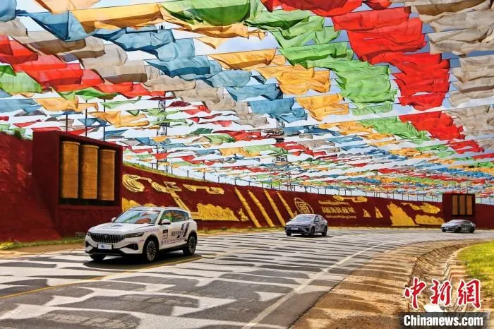 图为本届赛事环湖测评现场。　赛事组委会供图