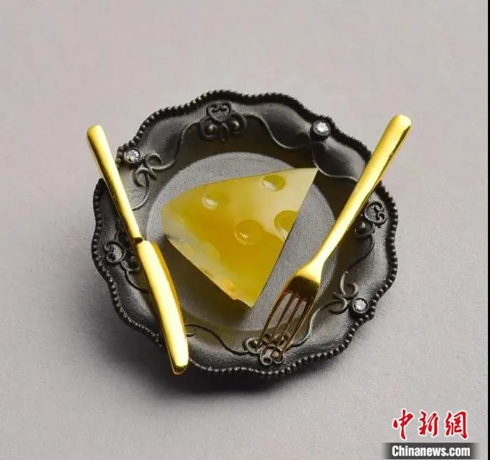 名为“芝味”的玉石作品在四会展出。四会市珠宝玉石首饰行业协会 供图