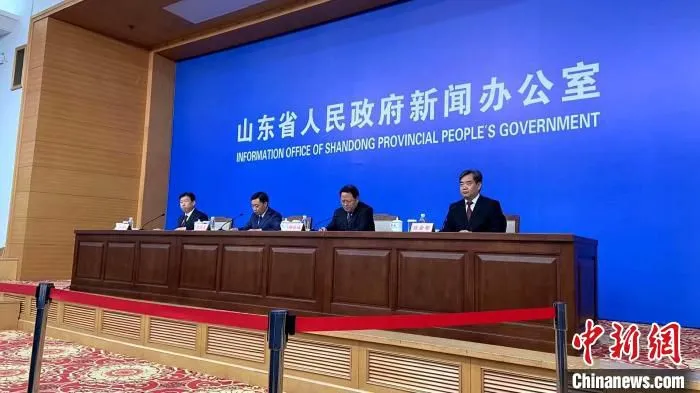 山东省人民政府19日召开新闻发布会，介绍该省2021年1-7月份全省生态环境质量状况。　孙婷婷 摄