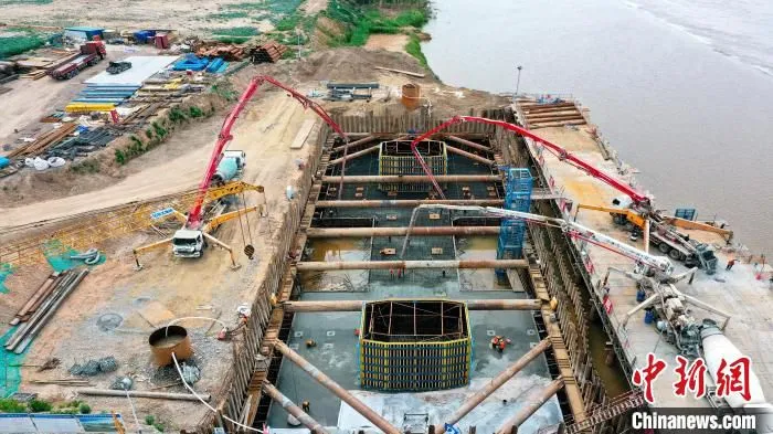 承台施工现场。　中铁建大桥局西北公司供图