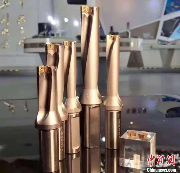 中钨高新株钻公司开发的ZSD系列浅孔钻 中国五矿供图