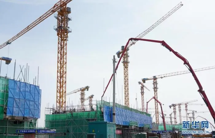 7月3日拍摄的雄安新区容西片区建设现场。新华社记者 杨世尧 摄