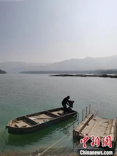 图为水车村的黄河冷水鱼养殖基地。　王丽华 摄