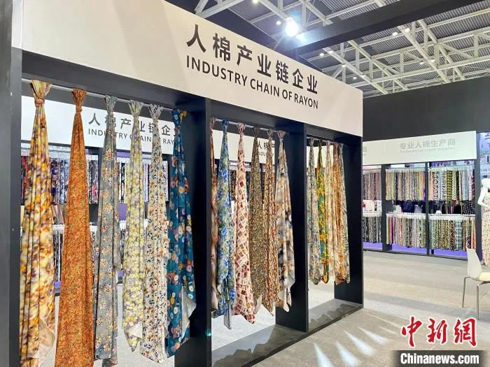 人棉产业链企业展示区 李典 摄
