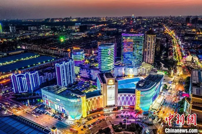 濮院繁华夜景 濮院镇提供