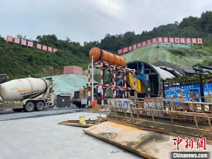 路口隧道是宣绩铁路的控制性工程。　吴兰 摄