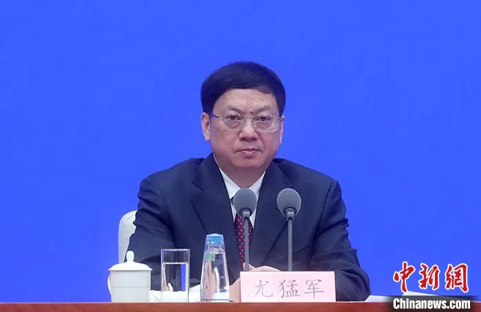 3月19日，中国国务院新闻办公室在北京举行新闻发布会，介绍第四届数字中国建设峰会有关情况。第四届数字中国建设峰会将于4月25日至26日在福建省福州市召开。福州市市长尤猛军表示，近年来福州以举办数字峰会为契机，集中力量发展数字经济。
中新社记者 张宇 摄