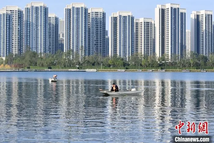 资料图为成都一住宅小区鳞次栉比。中新社记者 张浪 摄 