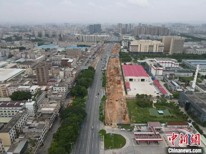 莞番高速公路施工现场 韦相宇 摄
