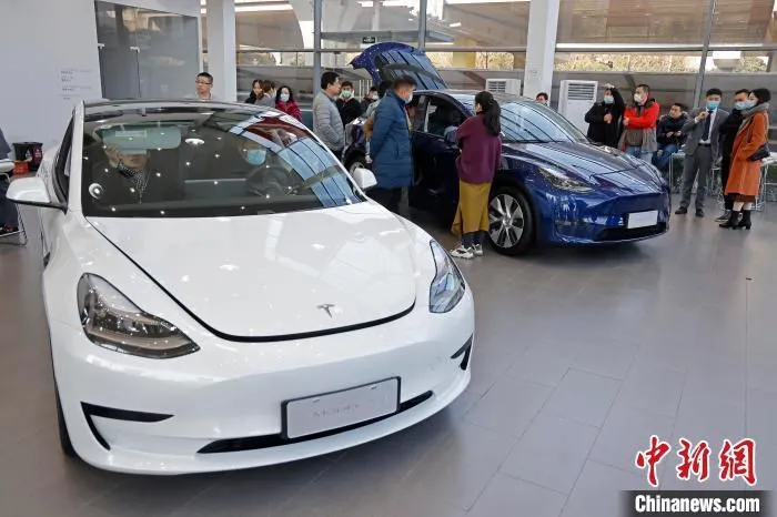特斯拉ModelY和全新Model3车型亮相上海各大体验中心。　殷立勤 摄