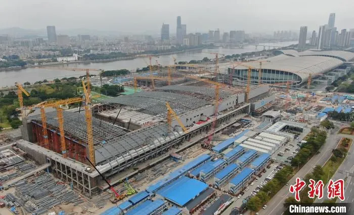 广交会展馆四期项目是广交会展馆建设史上规模最大的一次改扩建工程 张佳妍 摄