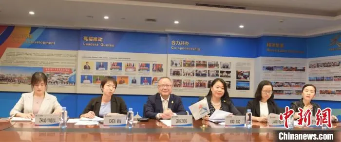 图为东博会秘书处与东盟共办方会谈。　东博会秘书处供图