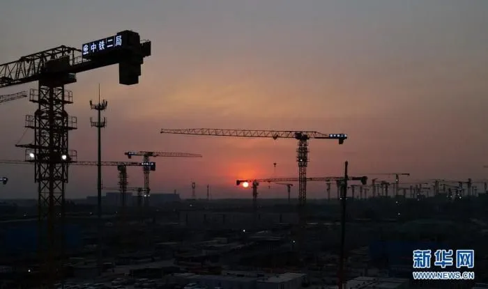 晨光下的雄安新区容西片区建设现场(7月1日摄，无人机照片)。新华社记者 金皓原 摄