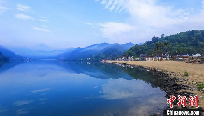 浙江石塘镇长汀村一景 陈忠人 摄