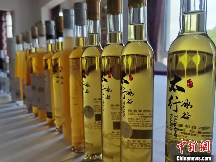 该酒庄生产的冰酒。　胡健 摄