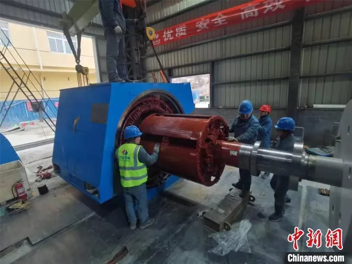 中国首台全功率变速恒频抽蓄机组研制成功 白晶 摄