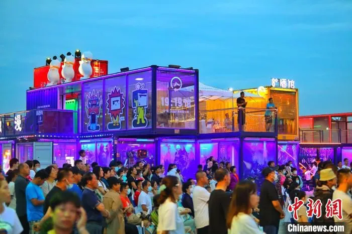 游园会人头攒动。　沈阳市和平区供图