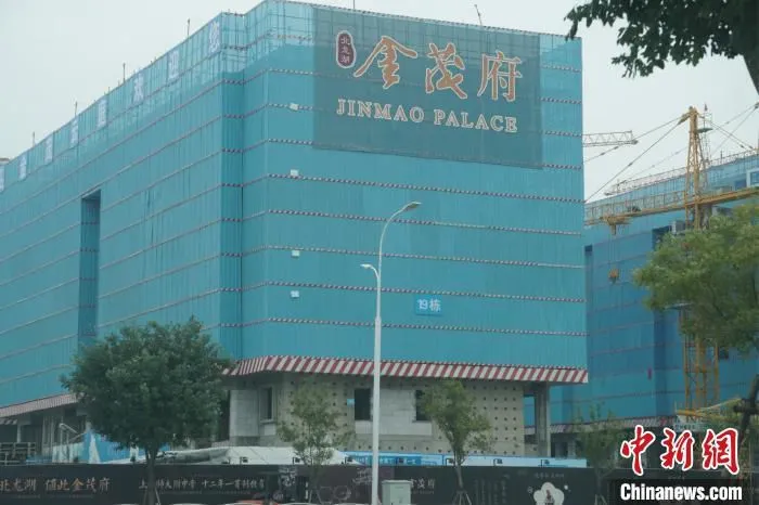 资料图，郑州北龙湖一在建楼盘。 董飞 摄