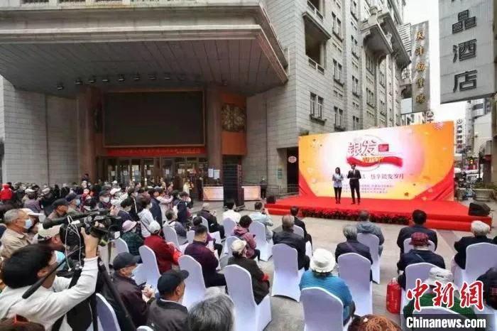 10月14日至10月底，首届银发购物节在天津举办。　中新社记者 佟郁 摄