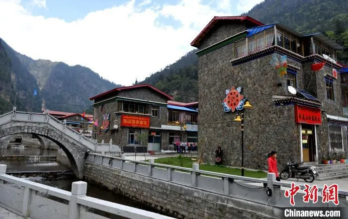 美丽乡村西藏错那勒布沟。农行西藏分行供图。