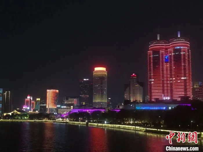 浙江宁波一景。　林波 摄