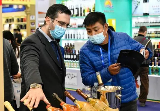 新华全媒+ | 邂逅“津”秋，共赴这场食品酒类盛宴