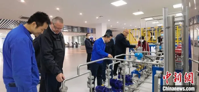 2021年10月，甘肃省首届“陇原工匠—德国制造”技能交流会议在兰州新区举行。(资料图) 魏建军 摄