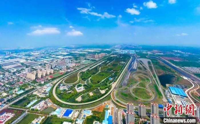 襄阳达安汽车检测中心(资料图) 杨东 摄