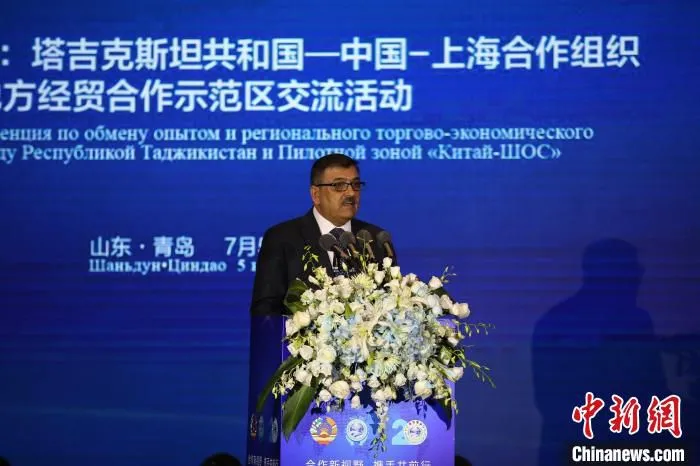 塔吉克斯坦共和国驻华特命全权大使萨义德佐达·佐希尔致辞。　胡耀杰 摄