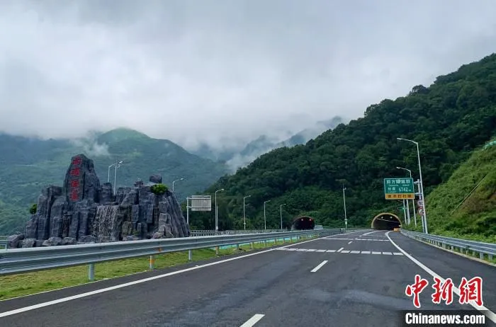 广东大丰华高速公路通车 广东省交通集团 摄