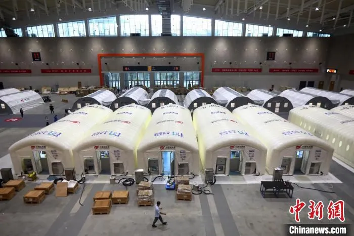 图为26日正在搭建中的南京“火眼”实验室。　泱波 摄