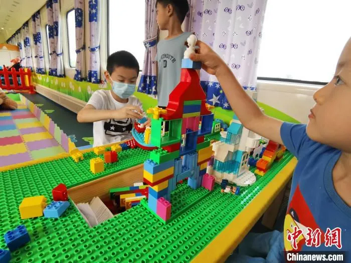 图为“呼伦贝尔号”上设置了“幼儿园”。　呼伦贝尔文化旅游投资(集团)有限责任公司供图