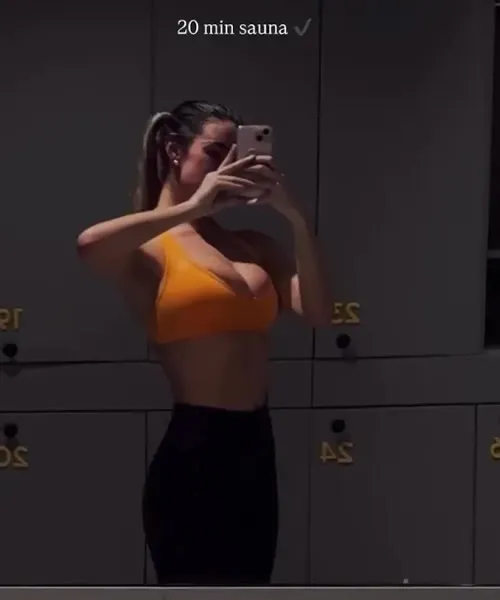 Kayla Simmons Treats Fans to Steamy Sauna Video