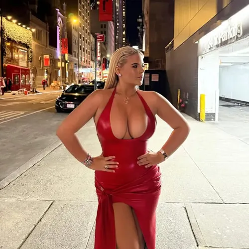 Influencer Apollonia Llewellyn Stuns Fans With Bold Instagram Update
