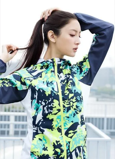 日本名模菜菜绪爱健身：九头身完美身材让人惊叹