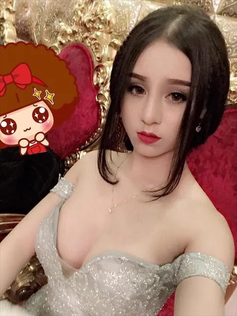 越南狂野机车美女上演怒火街头 火辣身材狂吸睛