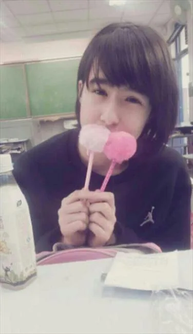 阿的江女儿阿迪娜长大成人：萌娃变清纯女神