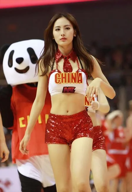 NBL没CBA好看? 湖南男篮啦啦队MZ正到没朋友！