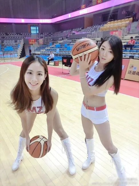 NBL没CBA好看? 湖南男篮啦啦队MZ正到没朋友！