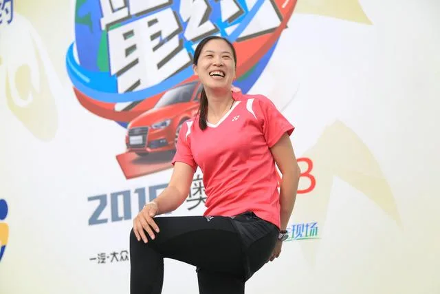 跑向里约大连站高崚现身 呆萌导盲犬变背景墙