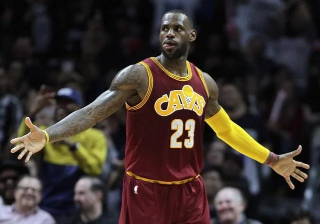ESPN预测MVP:詹皇居首韦少次席 库里仅第五