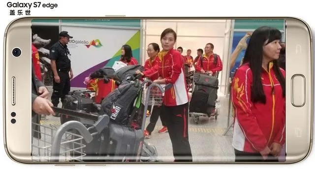 跳水队抵里约 吴敏霞:看淡五金不知能否当旗手