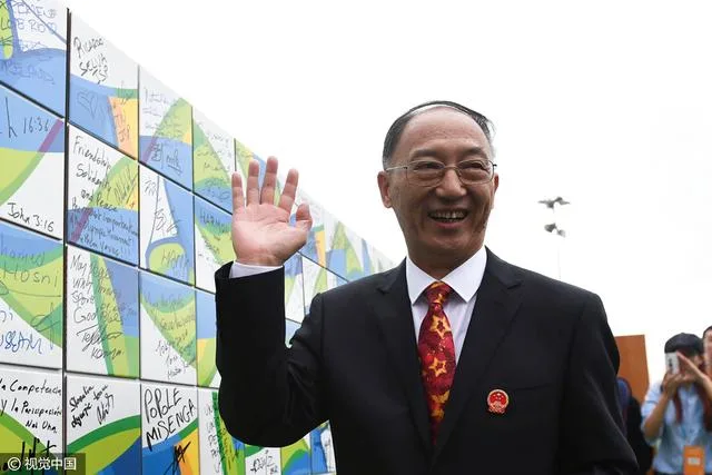 刘鹏:旗手是青年形象代表 奥运村很舒适