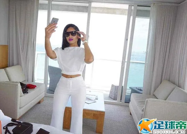 降服闪电博尔特的女人卡西：身材劲爆曲线傲人