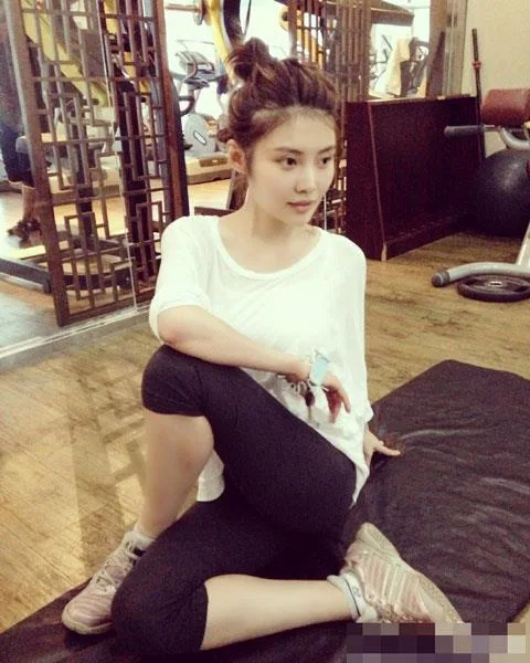 性感体育宝贝徐冬冬健身照曝光 大秀蛮腰香汗淋漓