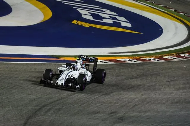 F1新加坡站前瞻:梅赛德斯欲雪耻 红牛想捣乱